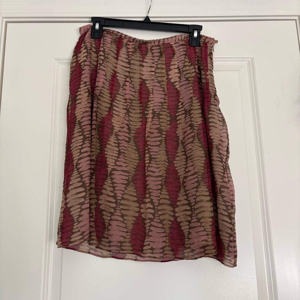 Red, Tan and Brown V- Neck Blouse and Skirt Co Ord Set - Picture 7 of 7